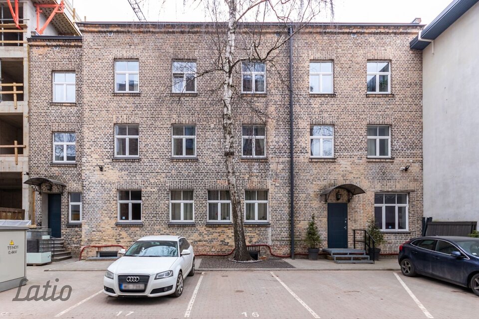 Sparģeļu iela 10, Rīga