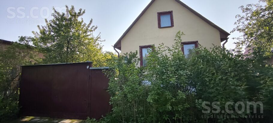 Buru iela 32, Ziemeļblāzma, Limbaži un raj., Skultes pag. — maja