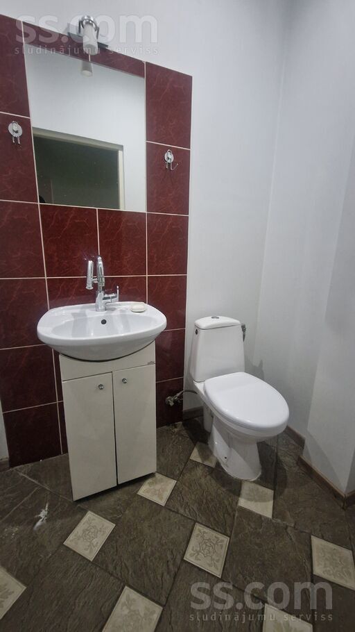 Birznieka-Upīša 15, Rīga — maja