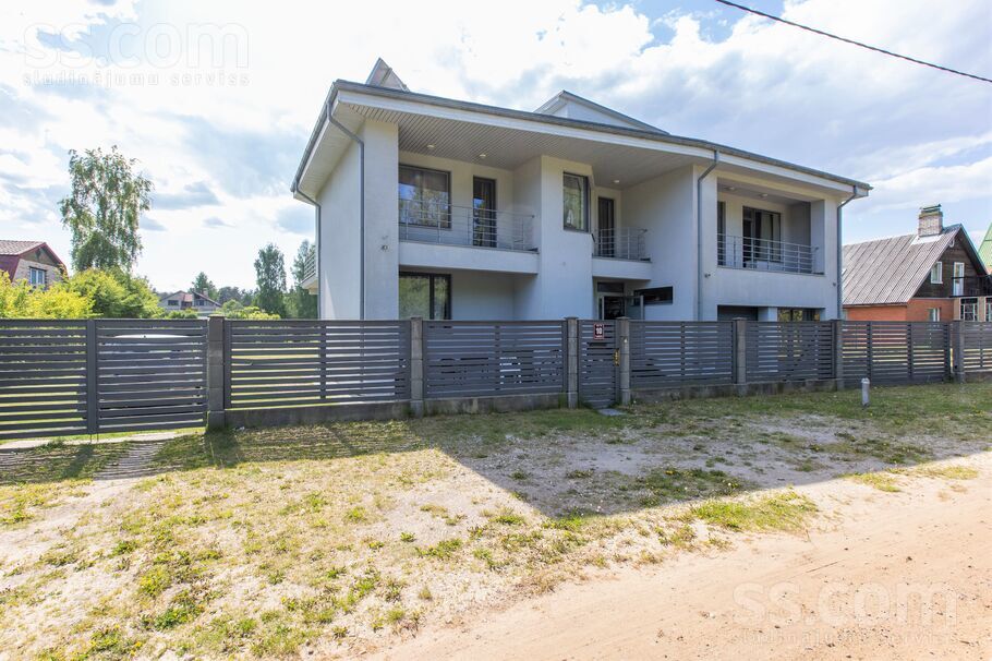 Jūras 10, Ragaciems, Tukums un raj. — maja