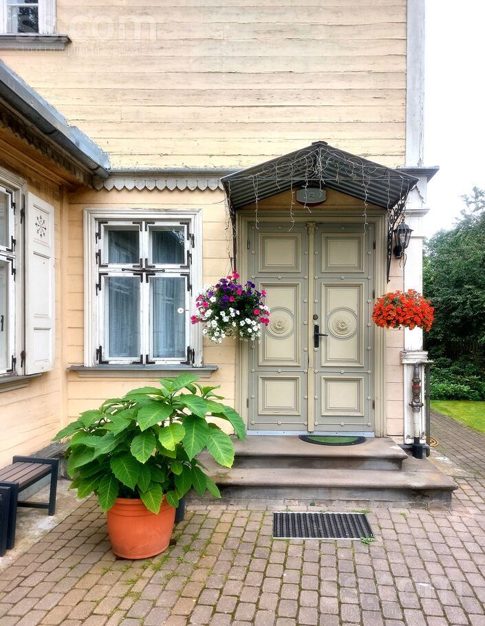 Nometņu 37, Rīga — maja