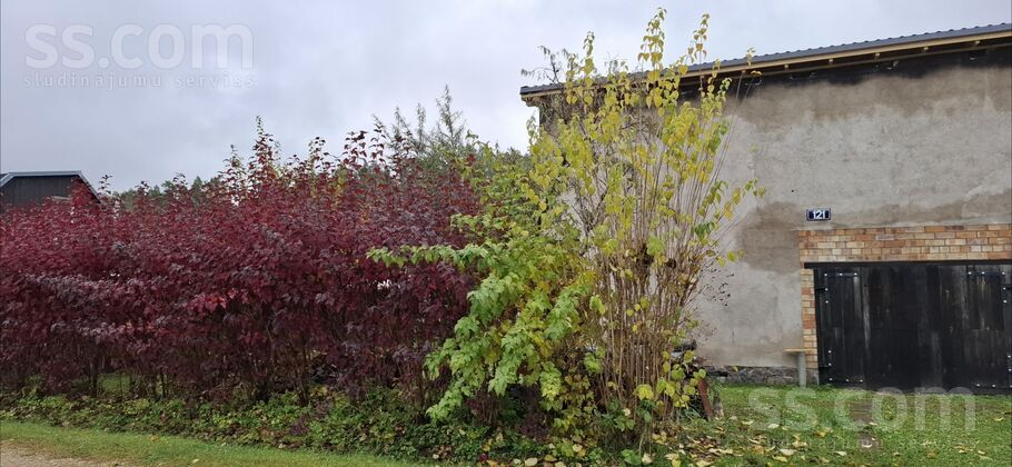 Siliņi 121, Jelgava un raj., Glūdas pag. — maja