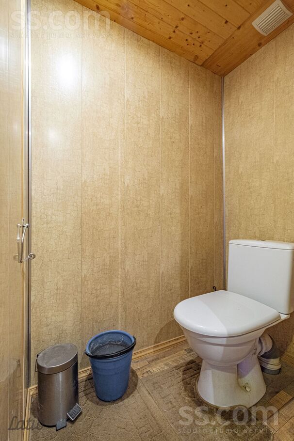 Dombrovska 18, Rīga — maja