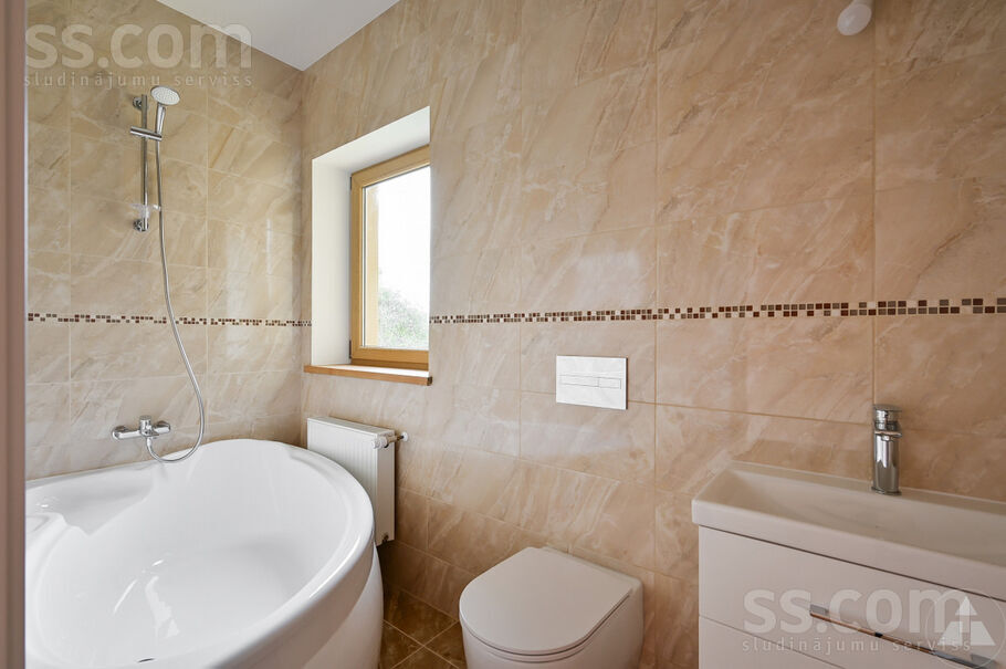 Kanālu iela 26a, Jūrmala — maja