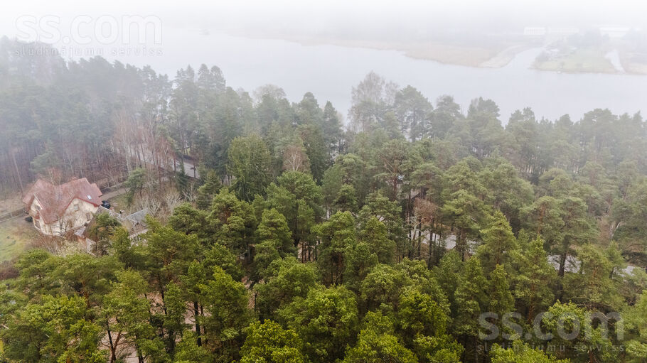 Piekrastes iela 21, Jūrmala — zeme