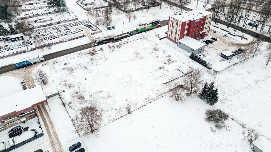 Granīta 1, Rīga — zeme