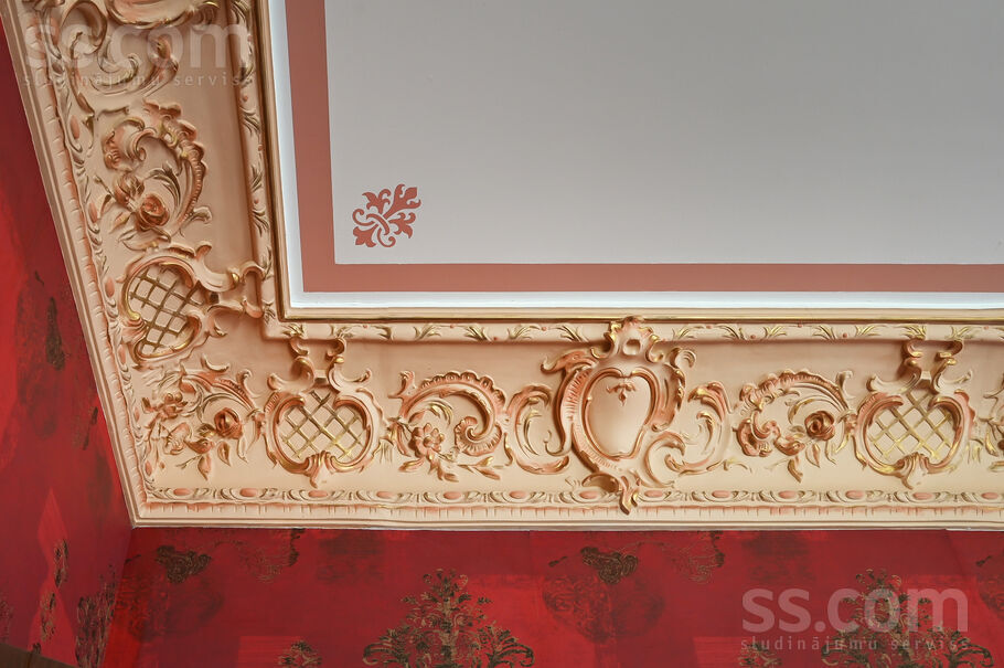 Omnibusa iela 8b, Jūrmala — maja