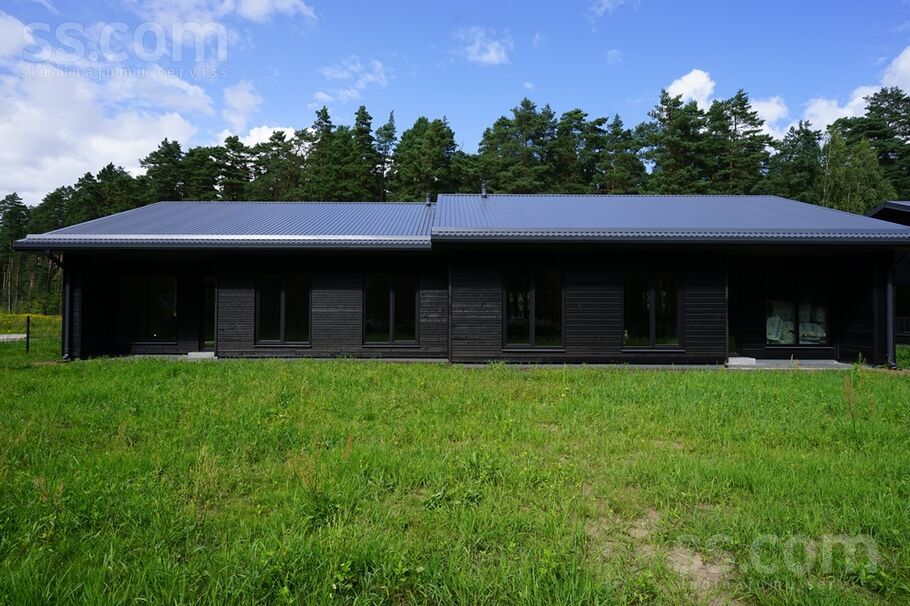 Elizabetes 35, Mežāres, Rīgas rajons, Babītes pag. — maja