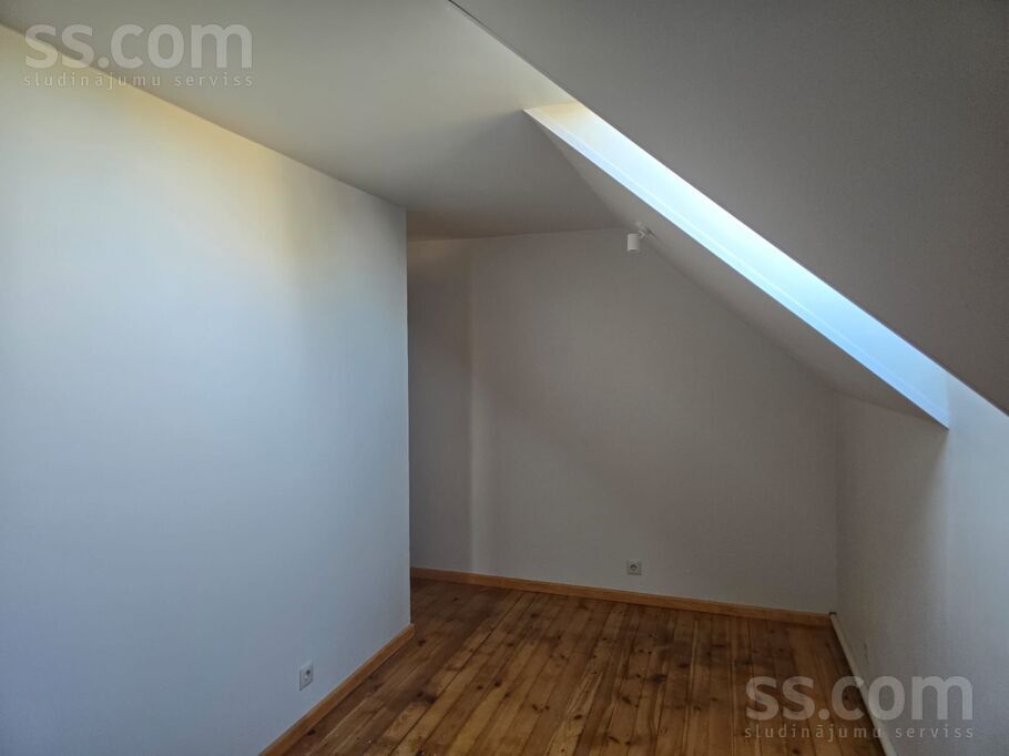 Ābeļu 3, Liepāja un raj., Liepāja — maja