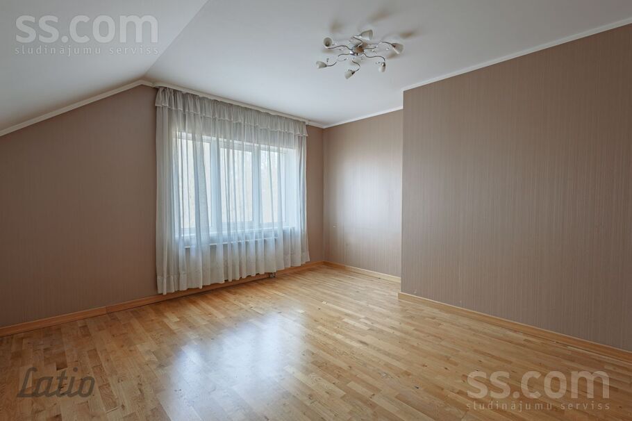 Romas 1a, Jelgava un raj., Jelgava — maja