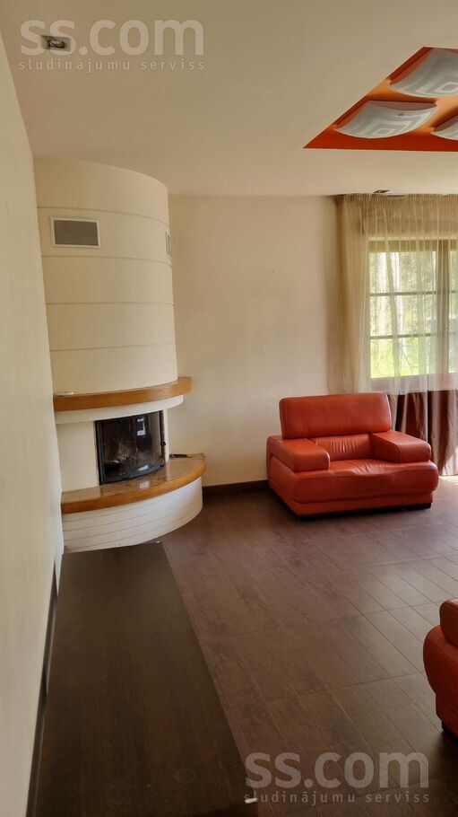 Ezeru 11, Jūrmala — maja