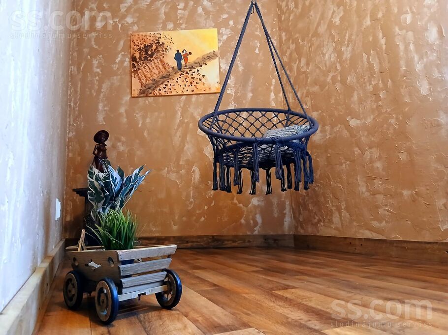 Uriekstes 39, Rīga — maja