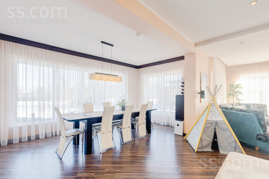 Vetras, Trenči, Rīgas rajons, Babītes pag. — maja