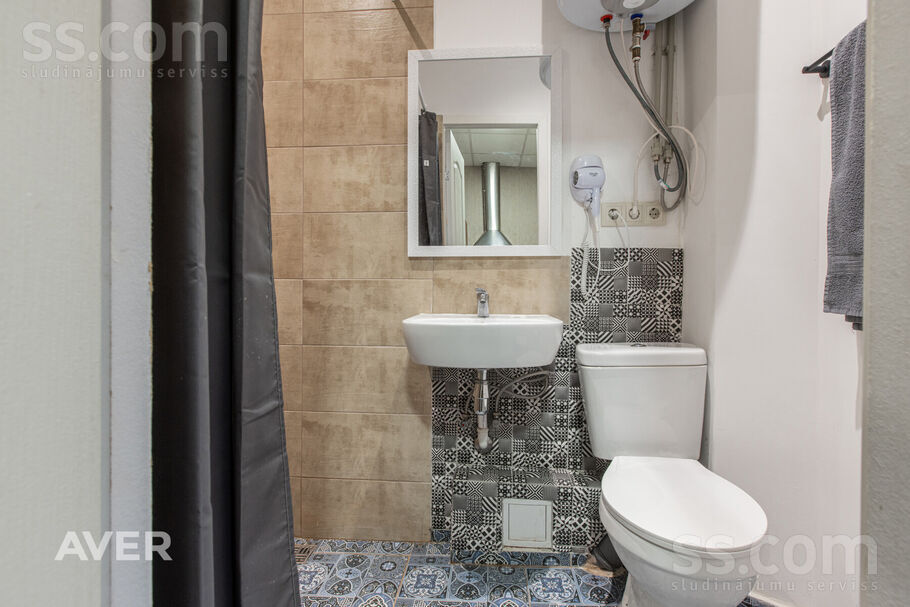 Ludzas 70, Rīga — maja