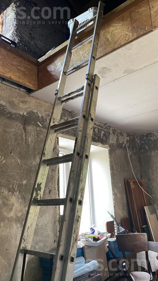 Vecāķu pr. 4, Rīga — maja