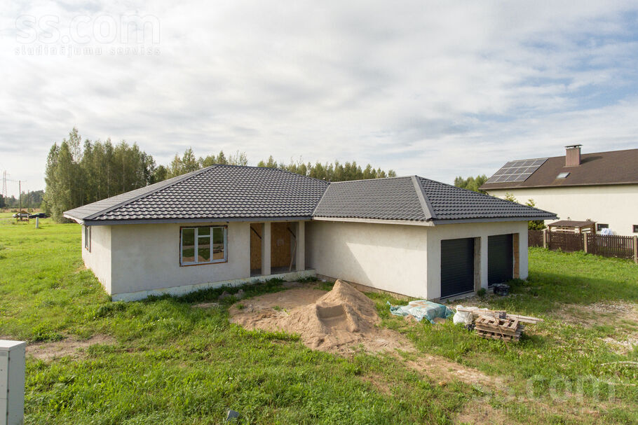 Dzidrumu 13, Stapriņi, Rīgas rajons, Ādažu nov. — maja