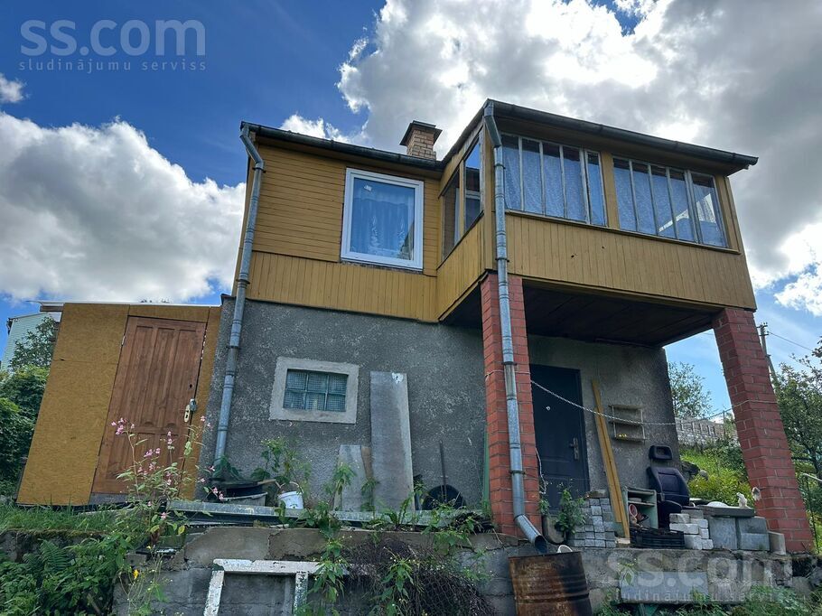 Ķiršu 304, Rēzekne un raj., Rēzekne — maja