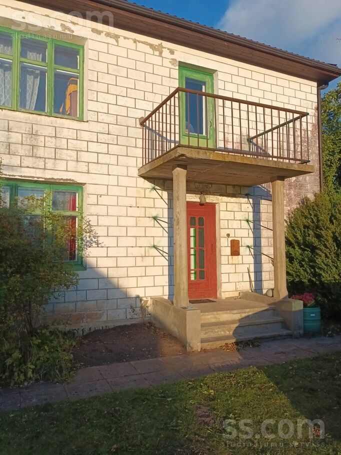 Pionieru 3, Talsi un raj., Stende — maja