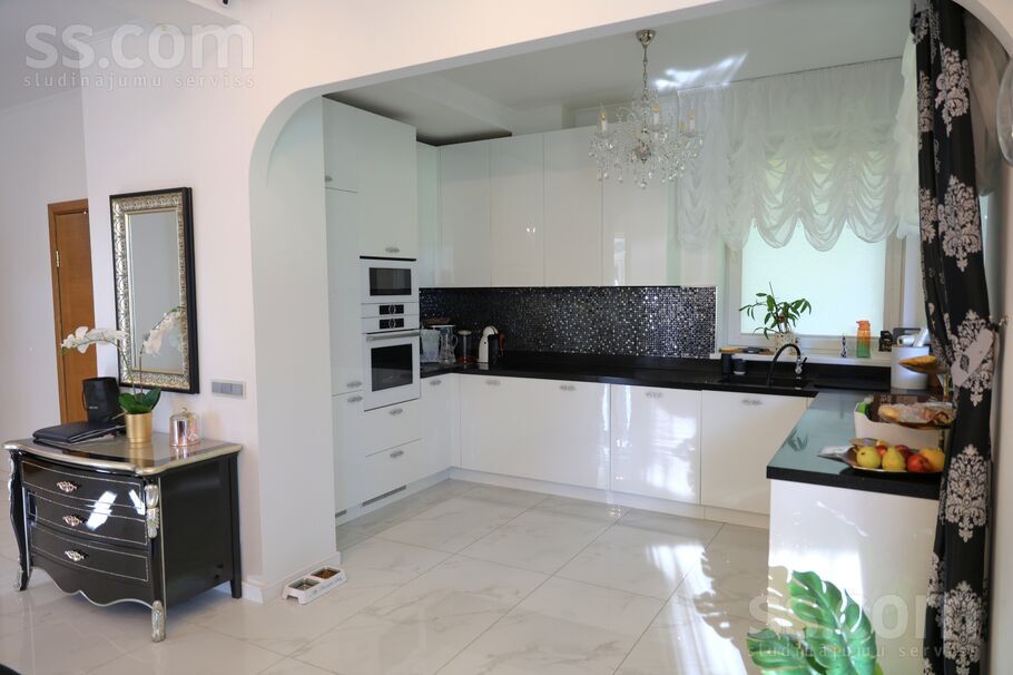 Alejas 15, Mežāres, Rīgas rajons, Babītes pag. — maja