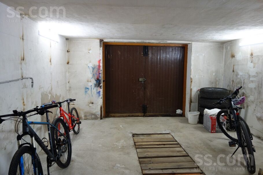 Upeņu iela 10, Rīgas rajons, Sigulda — maja