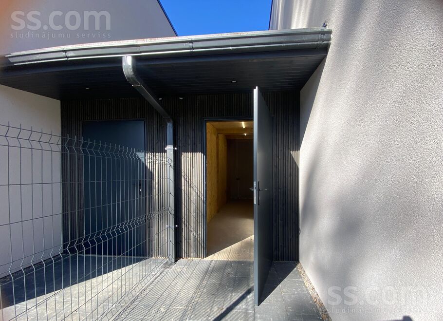 Dzintaru iela 4, Berģi, Rīgas rajons, Garkalnes nov. — maja