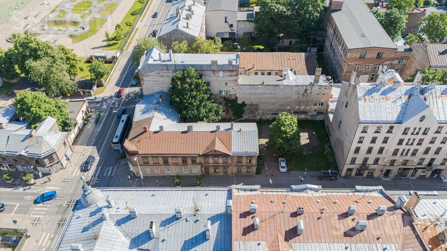 Čaka 112, Rīga — maja