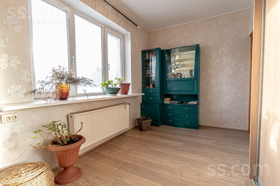 Tēriņu 74, Rīga — maja