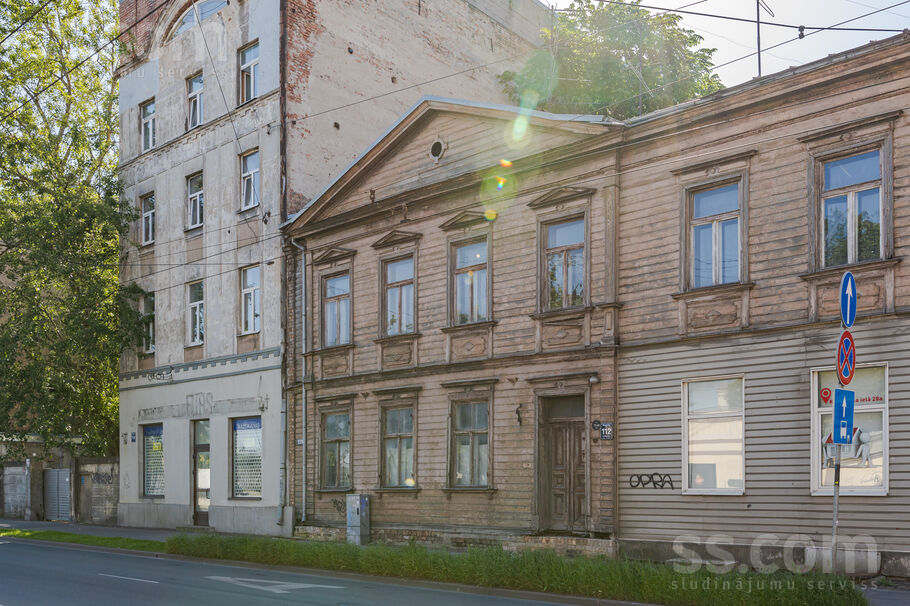 Čaka 112, Rīga — maja