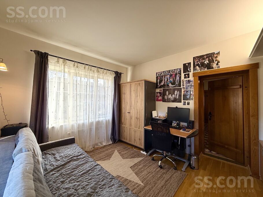 Planīcas 13, Rīga — maja