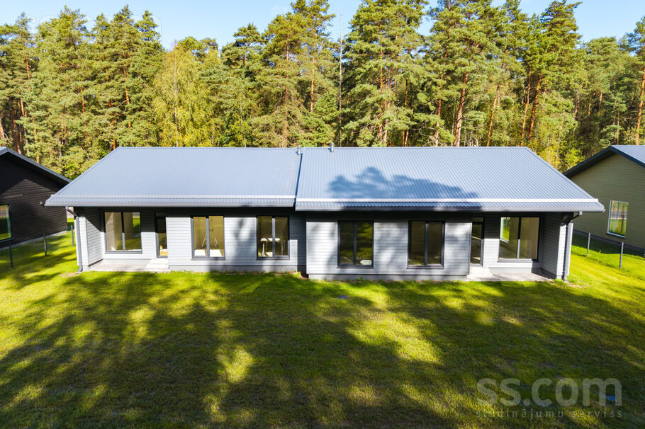 Elizabetes 24, Spilve, Rīgas rajons, Babītes pag. — maja