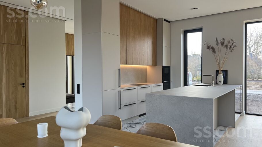 Viktorijas, Dzilnuciems, Rīgas rajons, Babītes pag. — maja