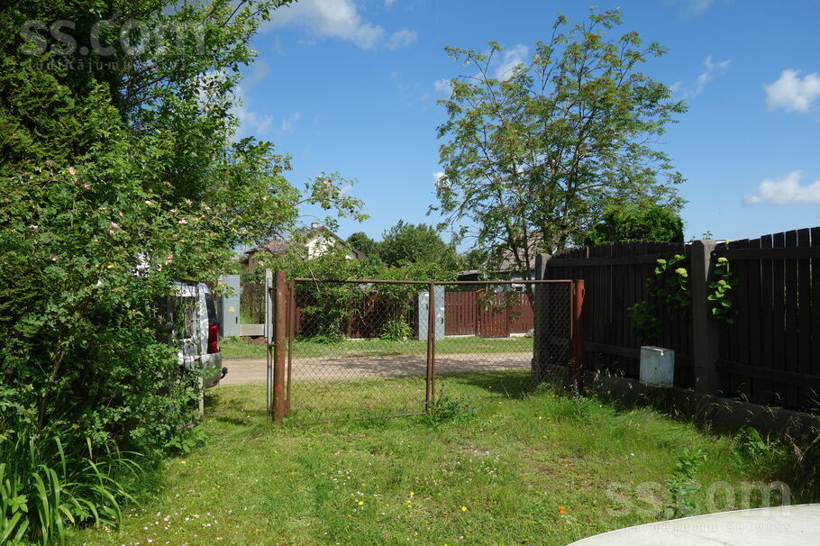 Doles dārzs 69, Dole, Rīgas rajons, Salaspils l. t. — maja