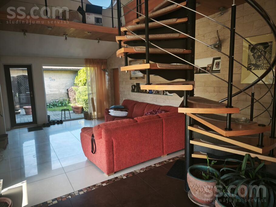 Ābeļu 3, Liepāja un raj., Liepāja — maja