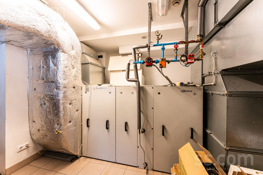 Vaļņu 4, Rīga, Vecrīga — telpa