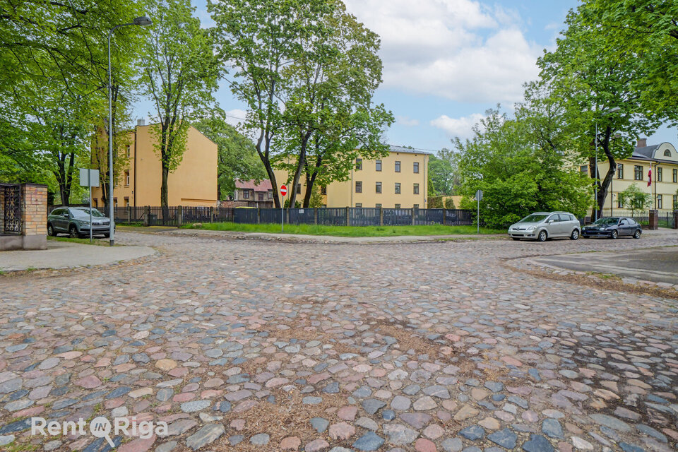 Īves iela 3, Rīga