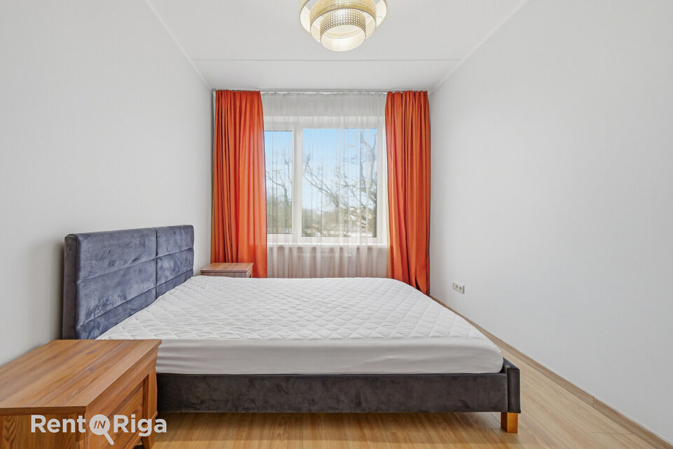 Dzelzavas iela 104, Rīga