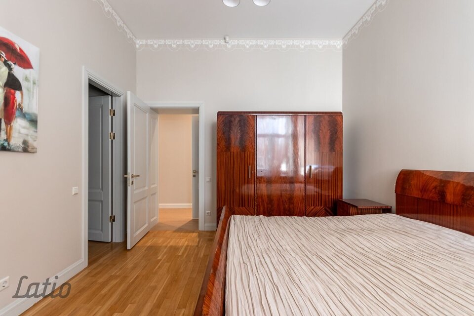 Dubultu prospekts 19, Jūrmala