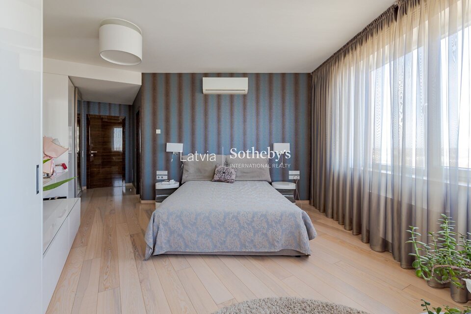 Jāņa Daliņa iela 8, Rīga