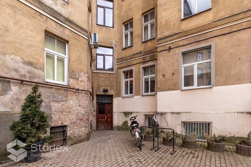 Brīvības iela 84, Rīga