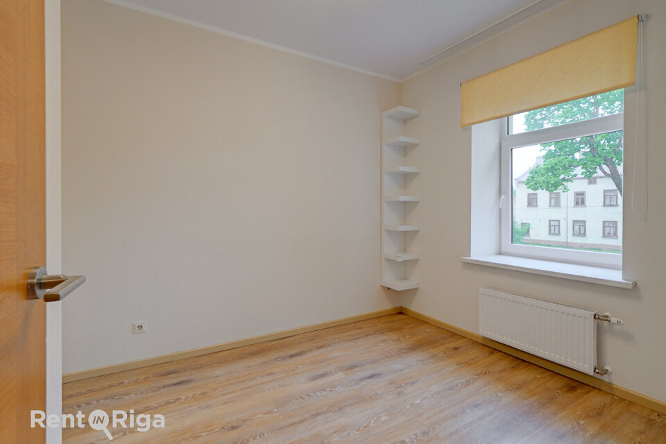Īves iela 3, Rīga