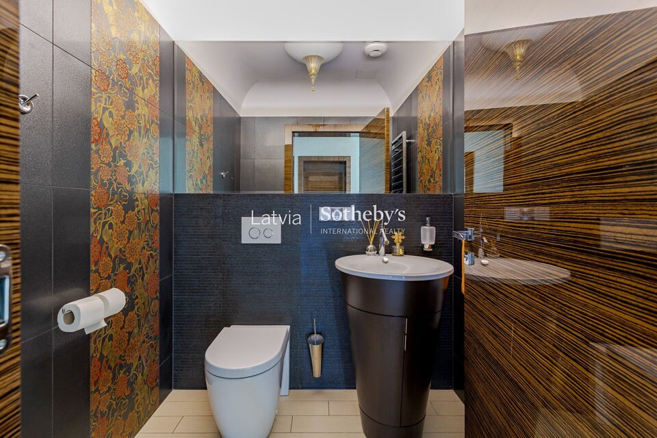 Jāņa Daliņa iela 8, Rīga