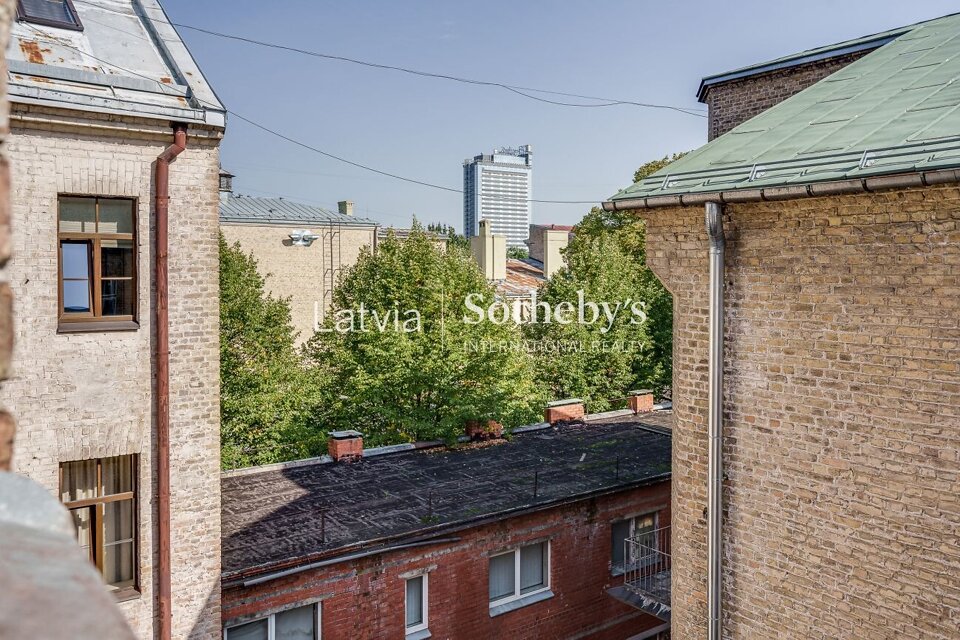 Raiņa bulvāris 3, Rīga