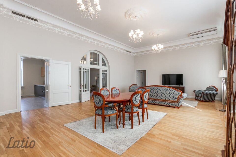 Dubultu prospekts 19, Jūrmala