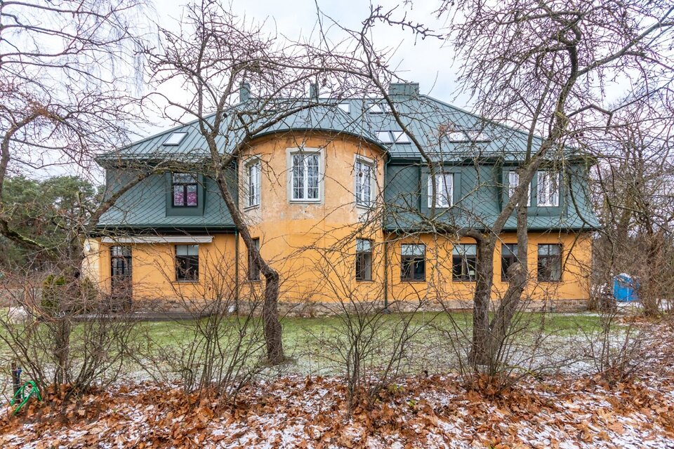 Sudrabu Edžus iela 16, Rīga