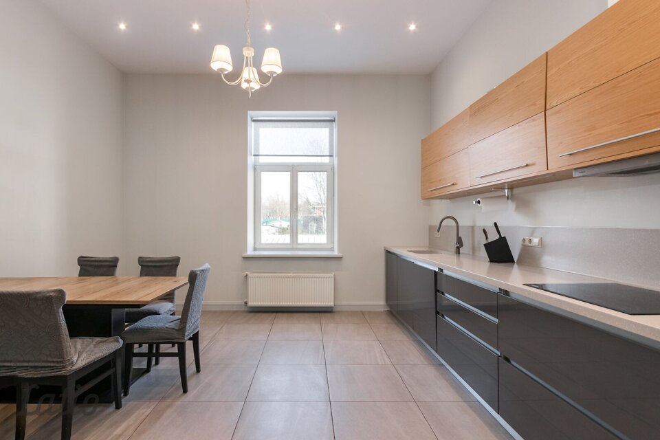 Dubultu prospekts 19, Jūrmala