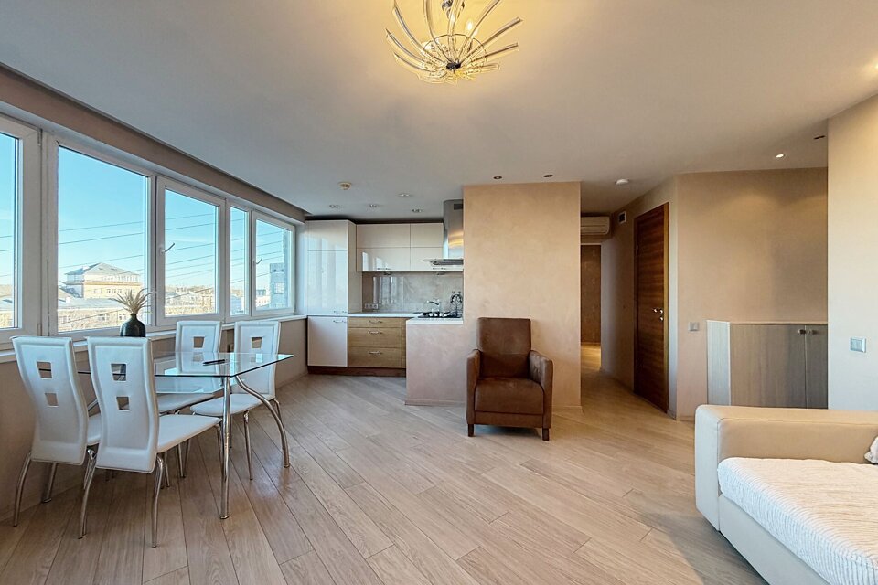 Zirņu iela 5, Rīga