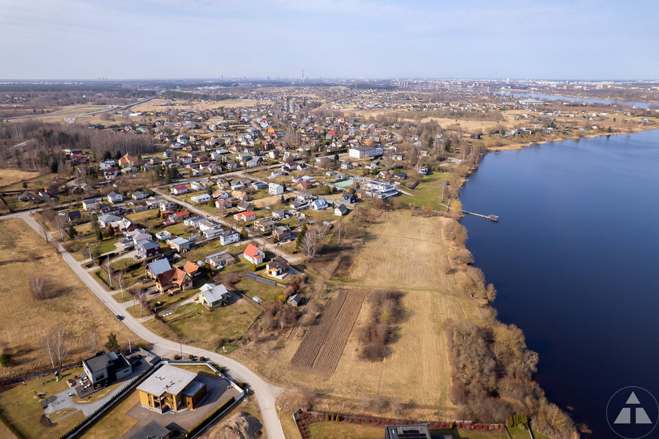 Tulpju iela 11, Rīga