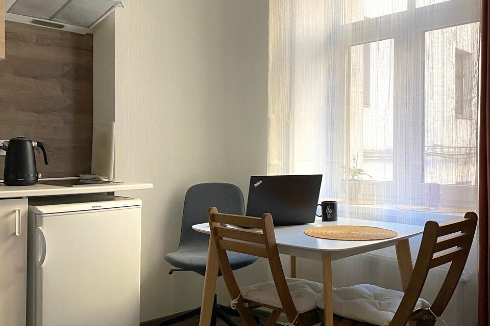 Alūksnes iela 1, Rīga