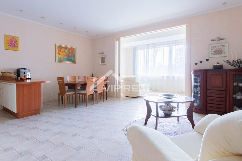 Ērgļu iela 4, Jūrmala