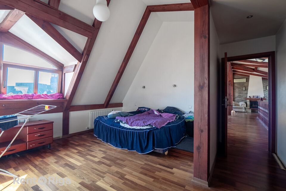 Mazā Smilšu iela 12, Rīga